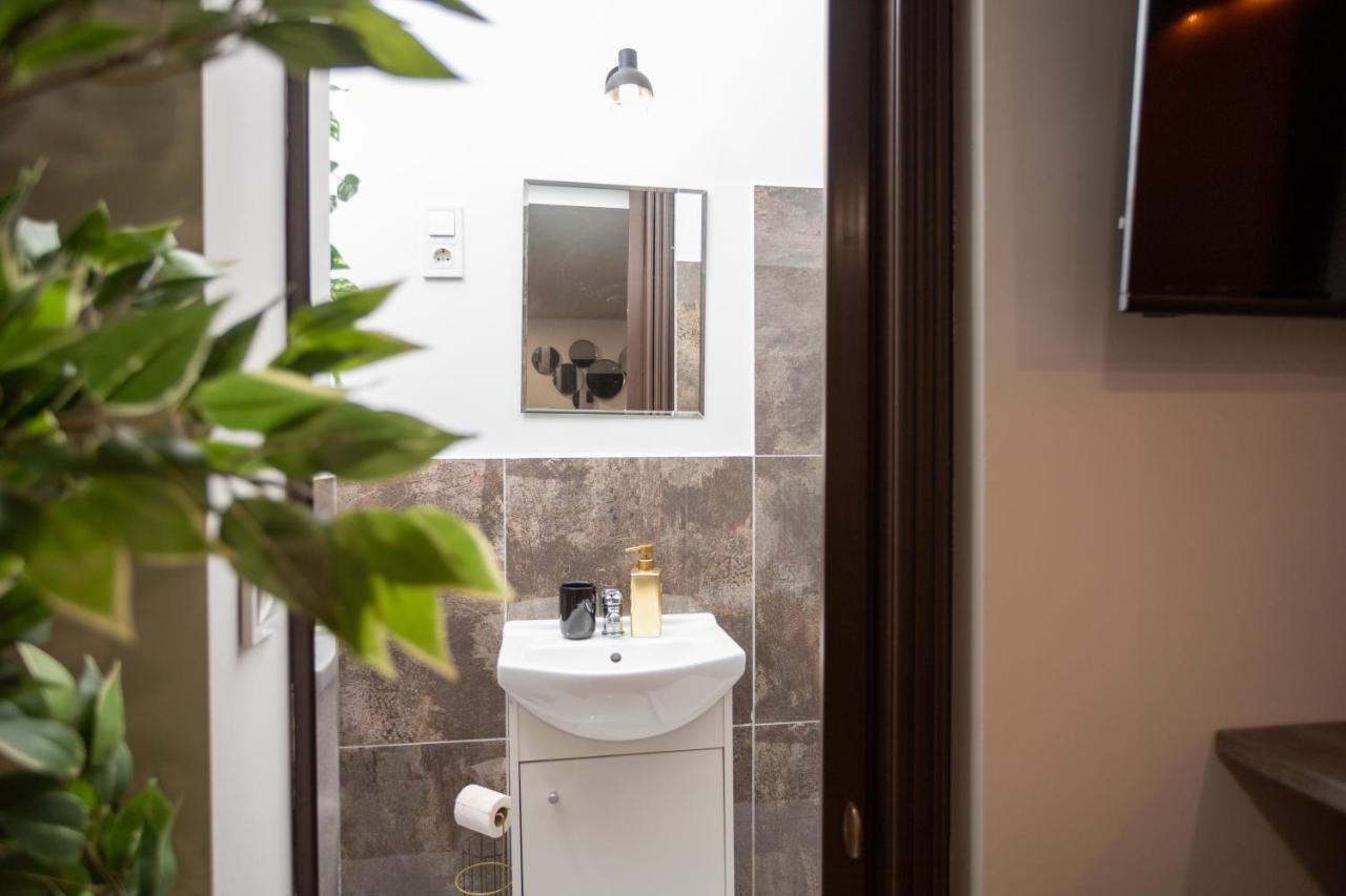Green Goblin Apartment With Free Private Parking Budapest Exterior photo